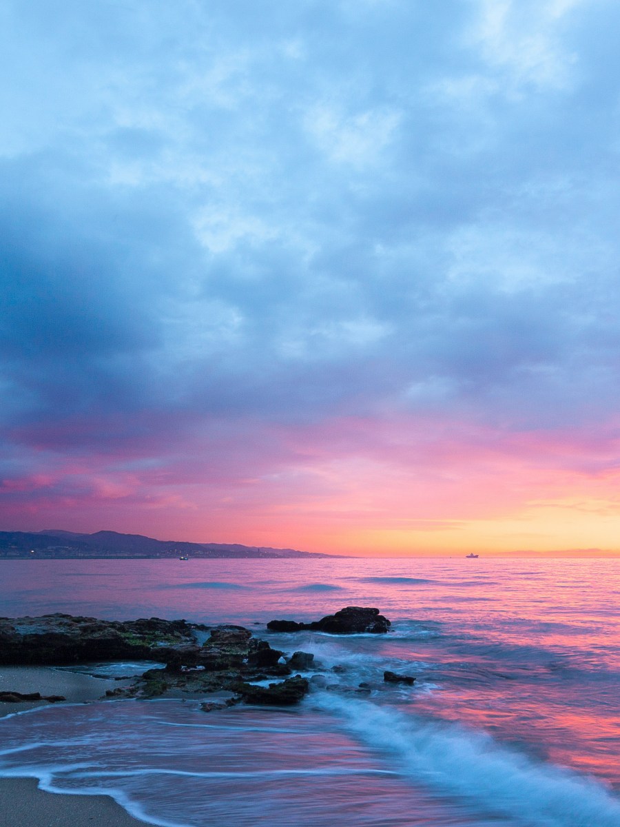 When the sun sets are we watching the same&nbsp;sky?